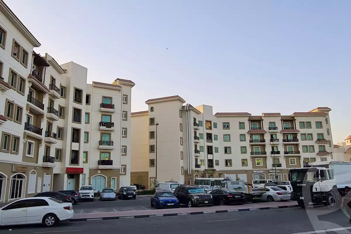 https://aqarmap.com.eg/ar/listing/6203559-for-sale-cairo-new-cairo-compounds-stwn-ryzydns-by-ar-y-llttwyr
