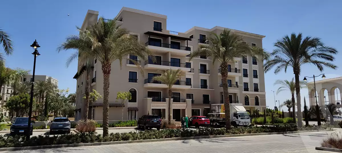https://aqarmap.com.eg/en/listing/6209234-for-sale-cairo-el-sheikh-zayed-city-compounds-kmbwnd-fyldj-wyst-dr-llttwyr