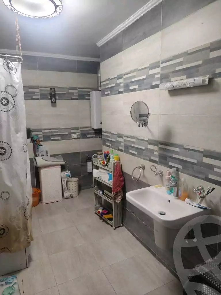https://aqarmap.com.eg/en/listing/6211554-for-sale-cairo-ain-shams-ahmed-esmat-st