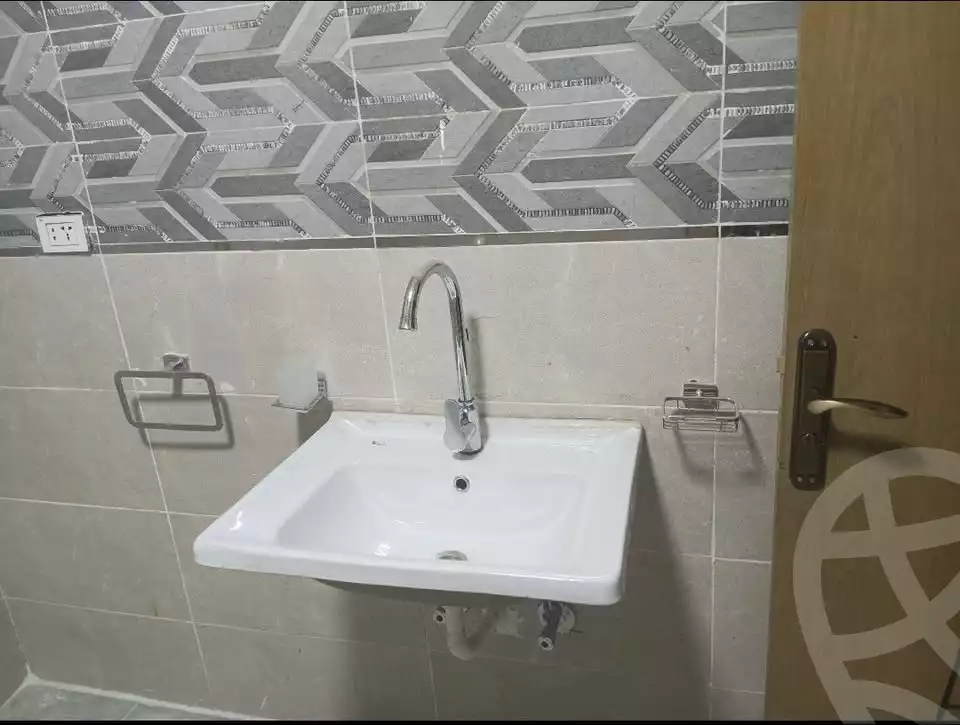 https://aqarmap.com.eg/en/listing/6211918-for-rent-cairo-faisal-el-tawabeq-hamad-yassin-st