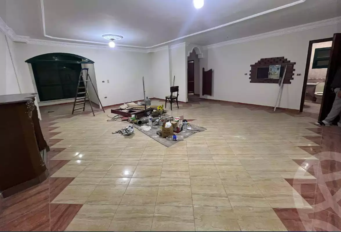https://aqarmap.com.eg/ar/listing/6212041-for-sale-cairo-helwan-helwan-el-sharkeya-mostafa-safwat-st