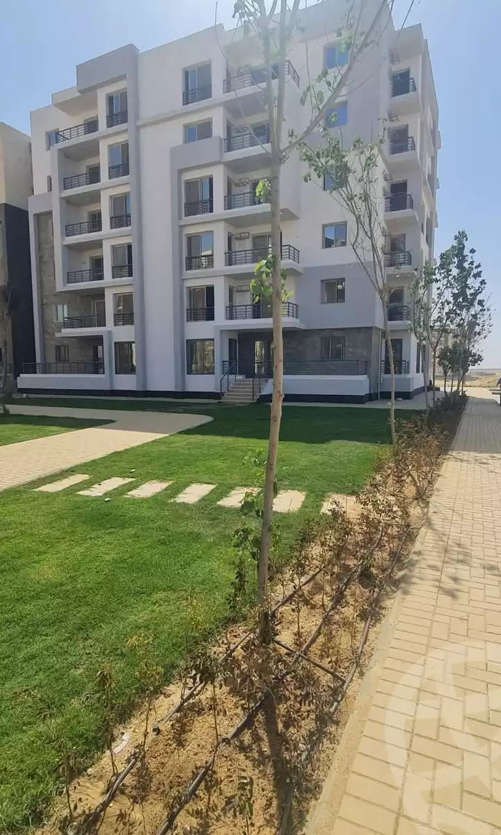 https://aqarmap.com.eg/en/listing/6212776-for-sale-cairo-el-sheikh-zayed-city-lshykh-zyd-ljdyd-west-view-residence-hdp