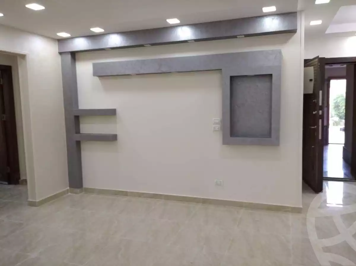 https://aqarmap.com.eg/en/listing/6216846-for-rent-cairo-el-sheikh-zayed-city-compounds-zayed-regency