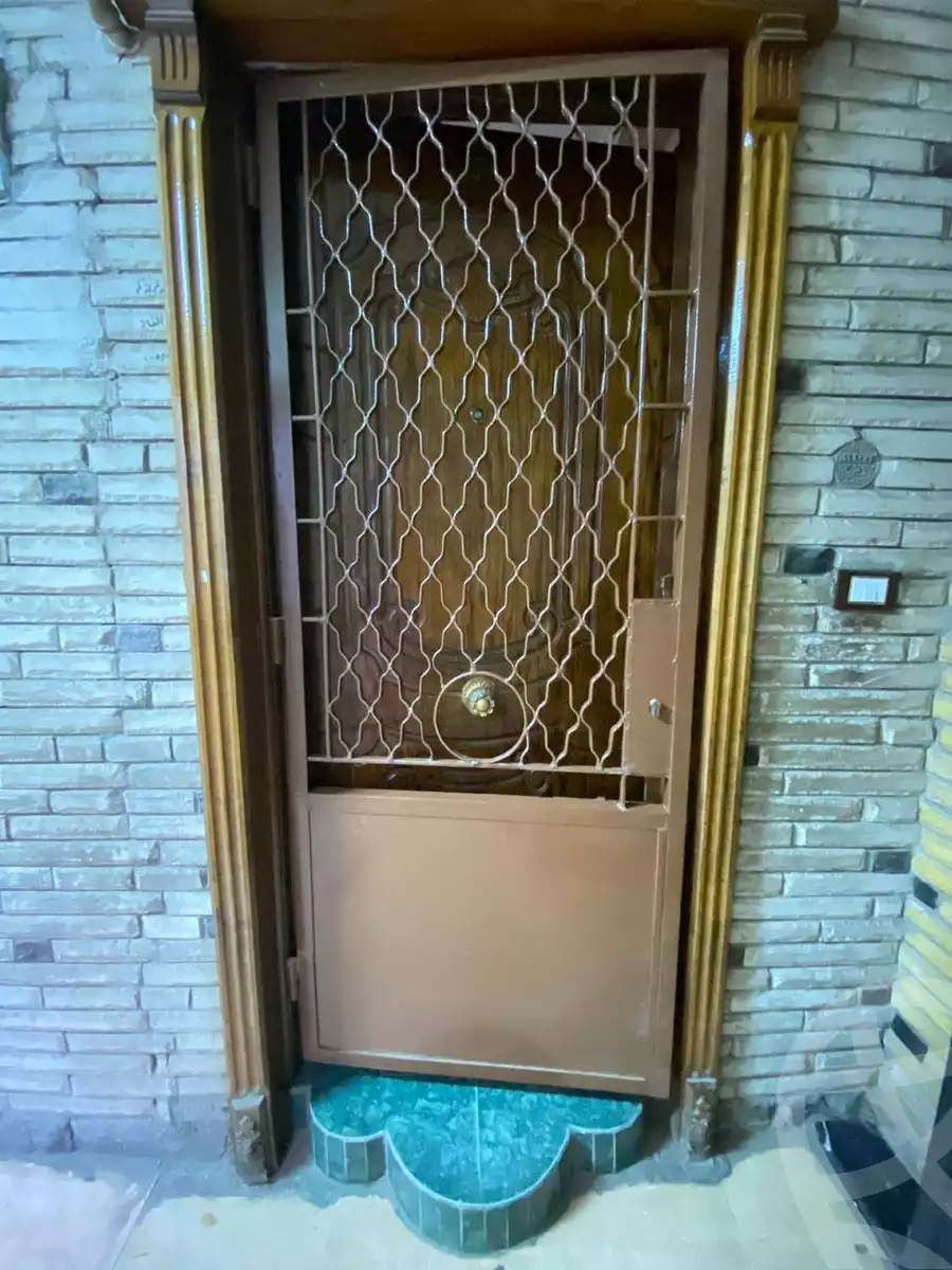 https://aqarmap.com.eg/en/listing/6219311-for-sale-cairo-shoubra-el-khalafwai-sadr-al-din-st