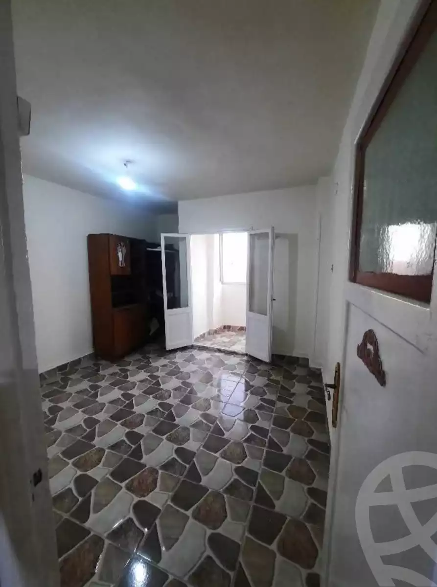 https://aqarmap.com.eg/en/listing/6221276-for-sale-cairo-15th-of-may-mjwr-6
