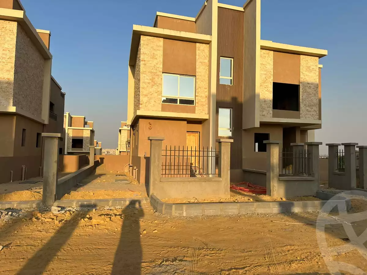 https://aqarmap.com.eg/ar/listing/6222546-for-sale-cairo-el-sheikh-zayed-city-lshykh-zyd-ljdyd-toya-compound-al-tholathea