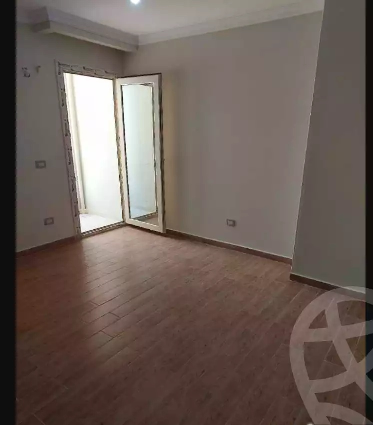 https://aqarmap.com.eg/ar/listing/6222798-for-rent-alexandria-smouha-compounds-in-smouha-valore-smouha