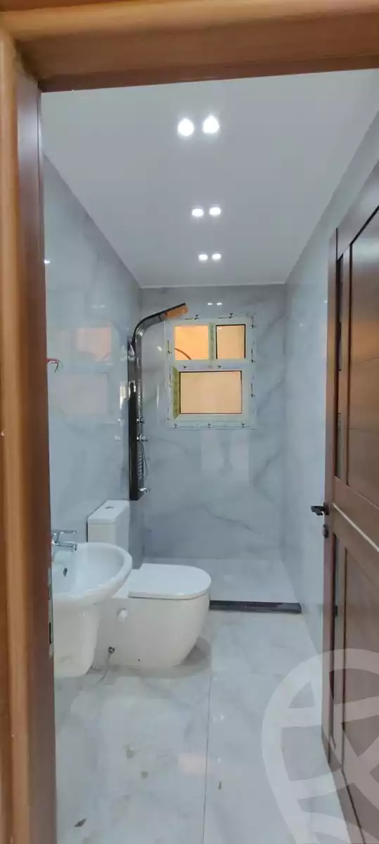 https://aqarmap.com.eg/ar/listing/6223053-for-sale-cairo-el-sheikh-zayed-city-compounds-el-khamayel