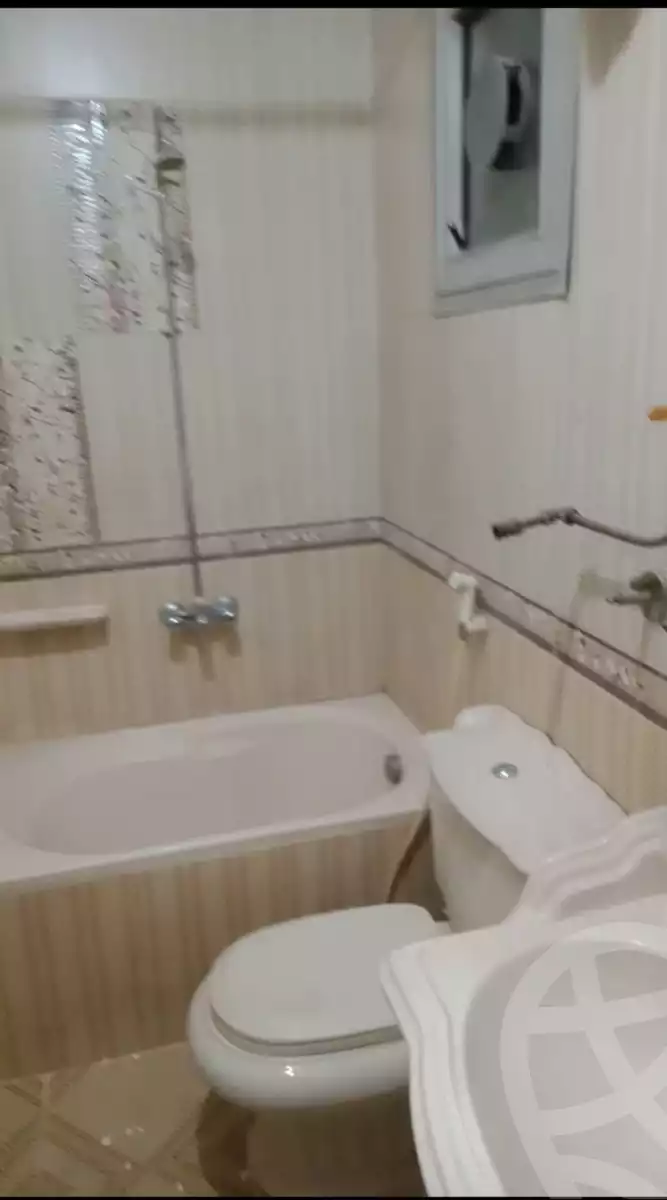 https://aqarmap.com.eg/ar/listing/6223361-for-rent-cairo-helwan-helwan-el-sharkeya-borhan-st