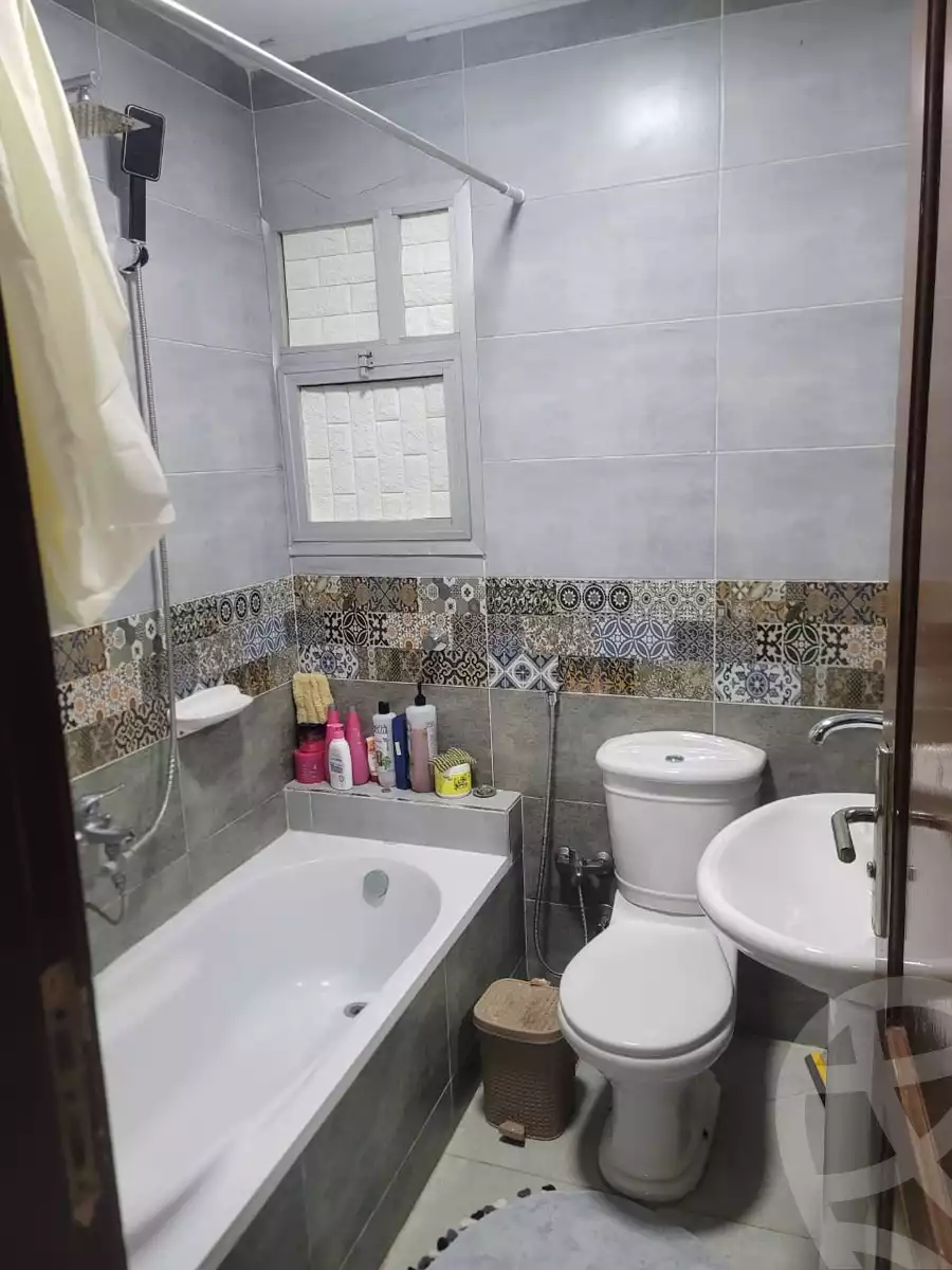 https://aqarmap.com.eg/ar/listing/6223288-for-sale-alexandria-moharram-bey-kanal-al-mahmoudeya-al-bahri-st