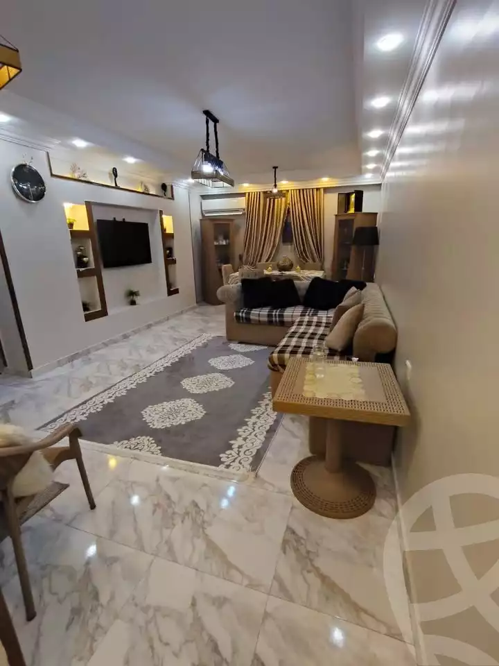 https://aqarmap.com.eg/en/listing/6226448-for-sale-cairo-helwan-hadayek-helwan-nile-corniche-st