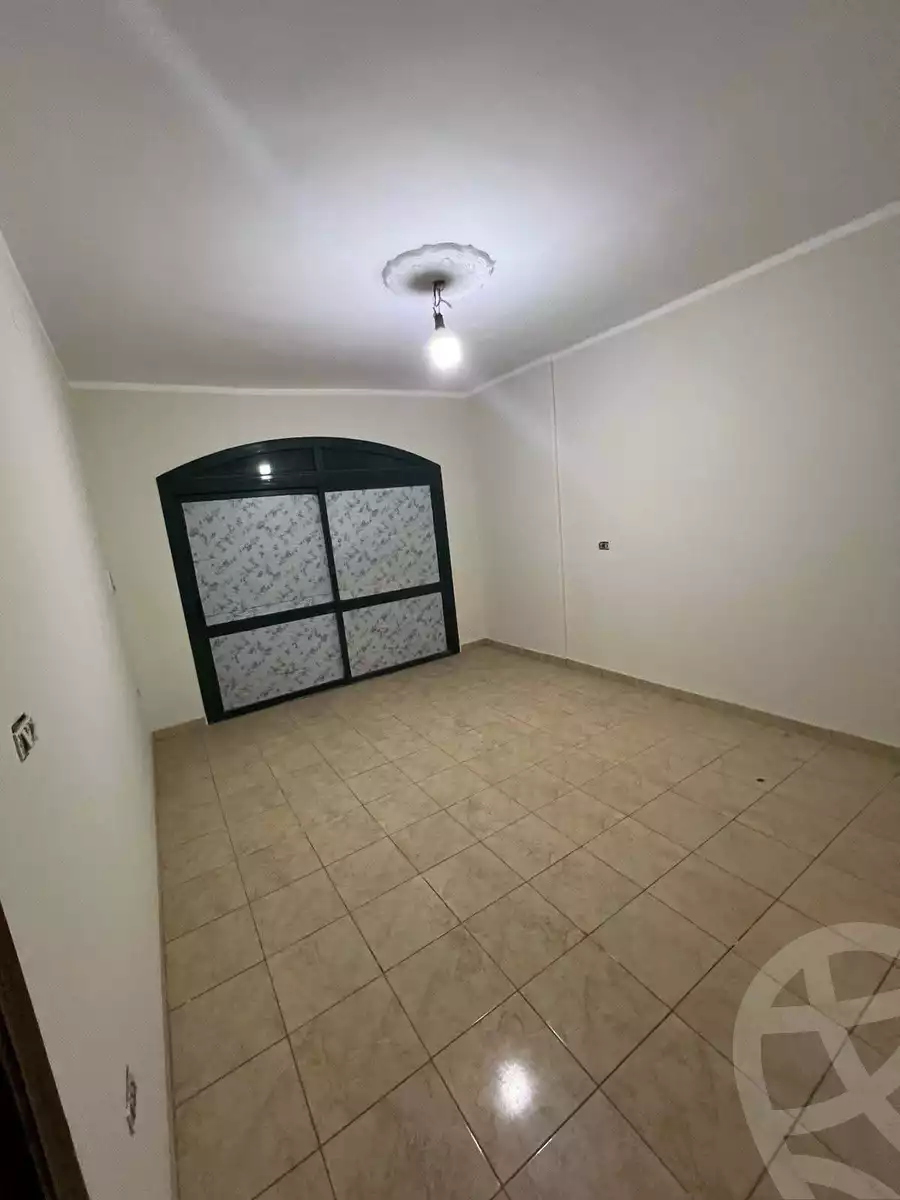 https://aqarmap.com.eg/ar/listing/6226870-for-sale-cairo-helwan-helwan-el-sharkeya-mostafa-safwat-st