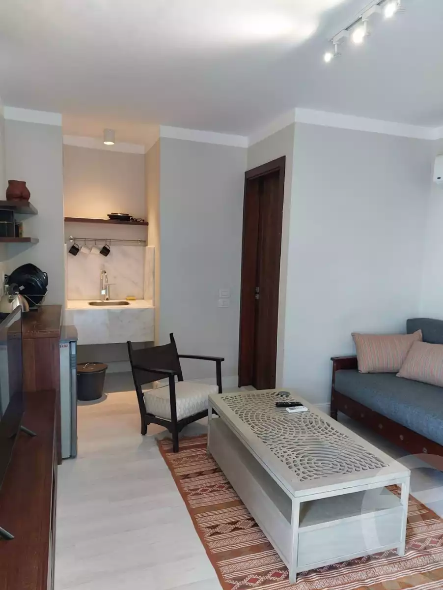 https://aqarmap.com.eg/en/listing/6227356-for-rent-cairo-el-sheikh-zayed-city-compounds-kmbwnd-wyst-twn-swdyk