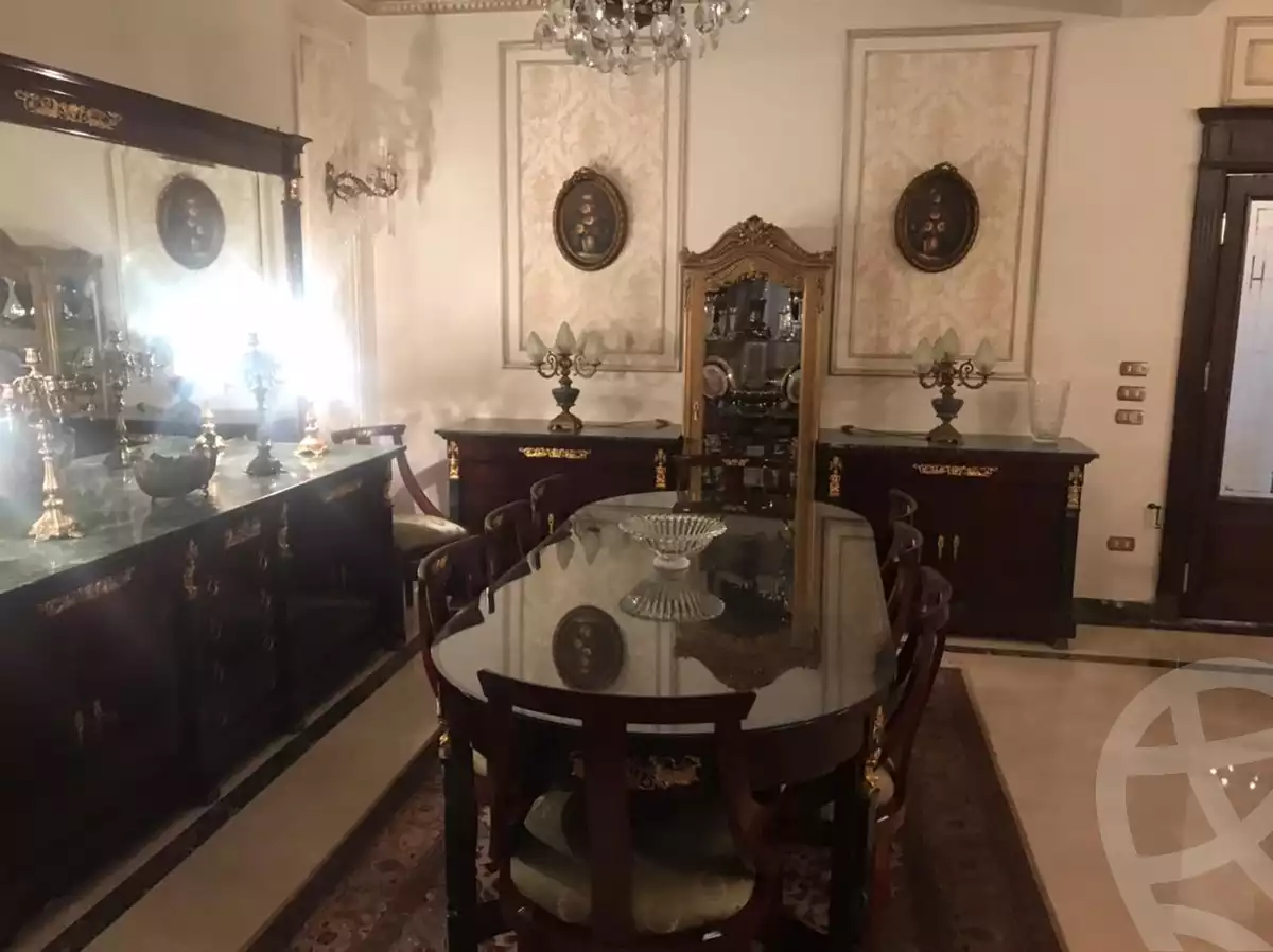https://aqarmap.com.eg/en/listing/6237676-for-sale-cairo-el-sheikh-zayed-city-compounds-royal-meadows