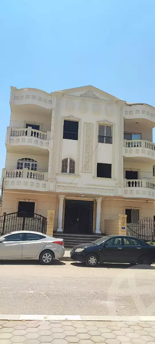 https://aqarmap.com.eg/en/listing/6237948-for-sale-cairo-el-shorouk-lhy-lthlth-shrq-neighbourhood-2