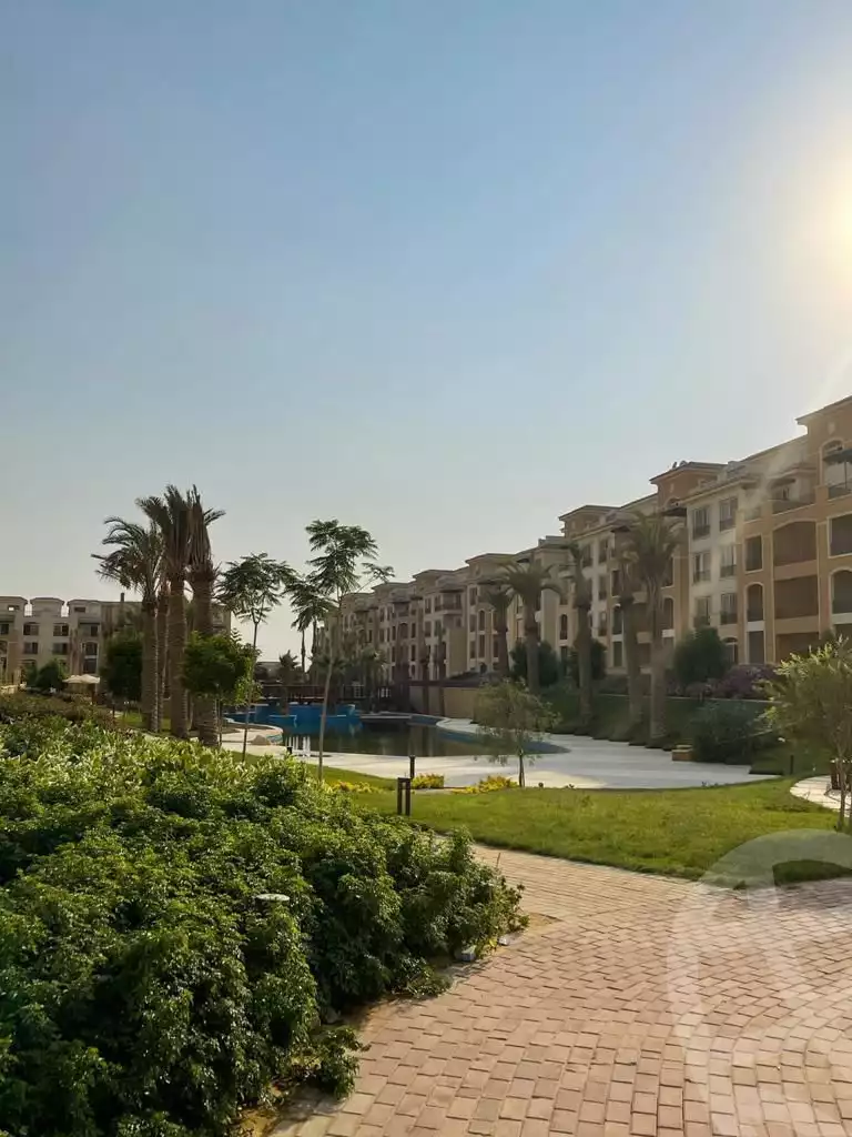 https://aqarmap.com.eg/en/listing/6238209-for-sale-cairo-new-cairo-compounds-stwn-ryzydns-by-ar-y-llttwyr