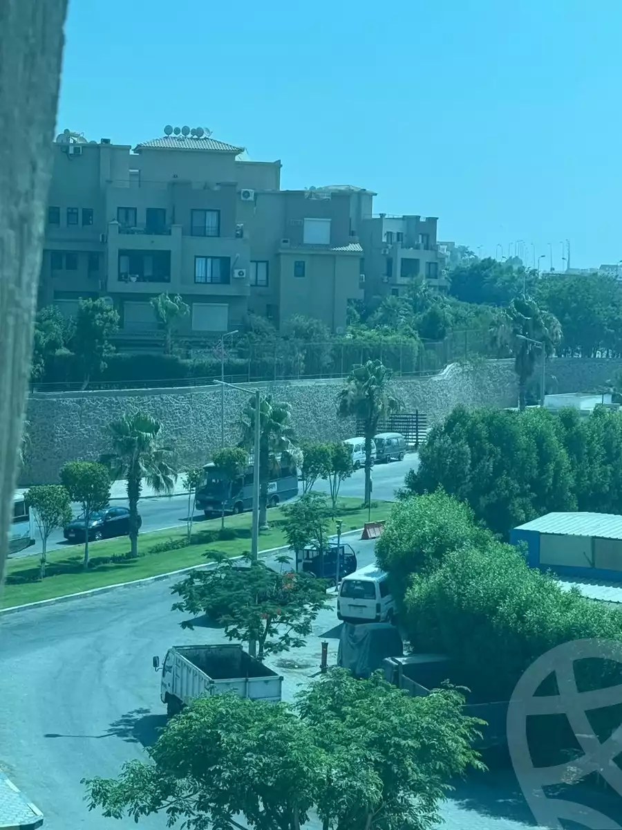 https://aqarmap.com.eg/ar/listing/6238535-for-sale-cairo-el-sheikh-zayed-city-compounds-beverly-hills