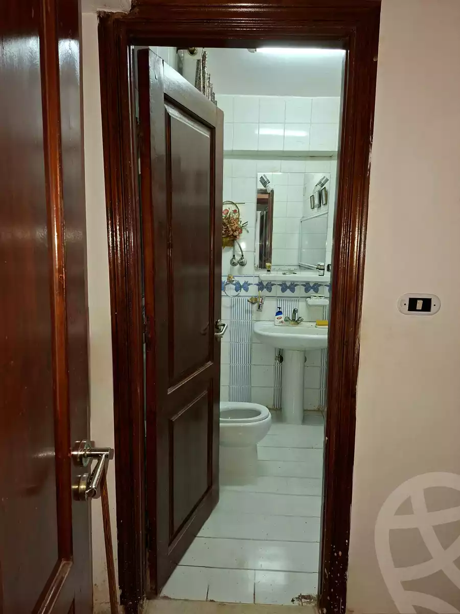 https://aqarmap.com.eg/ar/listing/6239051-for-sale-cairo-6th-of-october-el-ahyaa-neighborhood-3rd-no-14-hasan-soltan-st