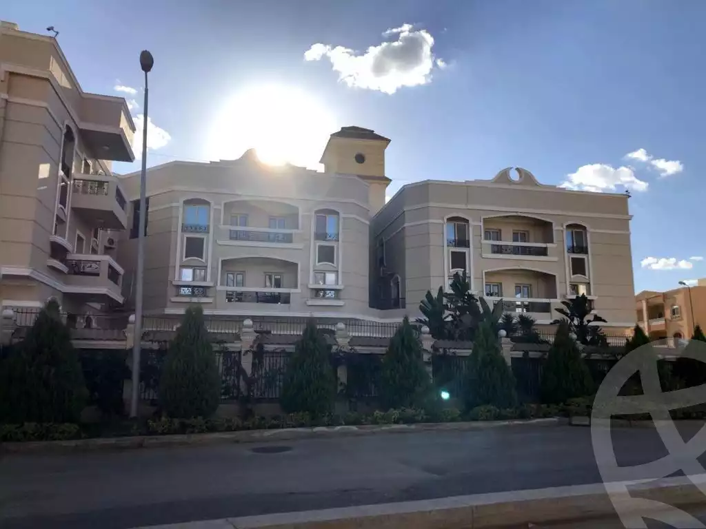 https://aqarmap.com.eg/en/listing/6253786-for-sale-cairo-el-sheikh-zayed-city-el-hay-el-khames-lhy-lkhms