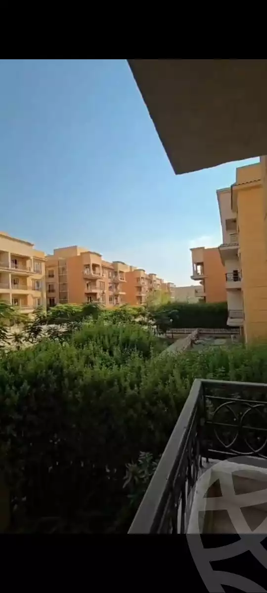 https://aqarmap.com.eg/en/listing/6254034-for-sale-cairo-el-sheikh-zayed-city-compounds-el-khamayel