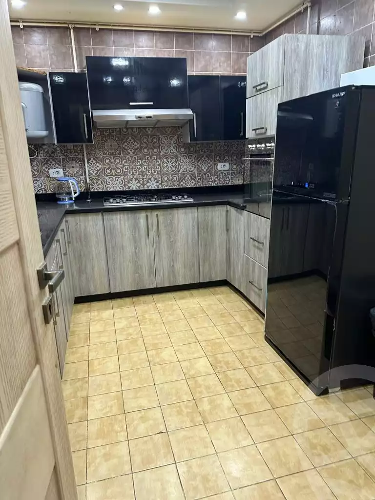 https://aqarmap.com.eg/ar/listing/6255518-for-rent-cairo-el-sheikh-zayed-city-compounds-kmbwnd-wyst-twn-swdyk