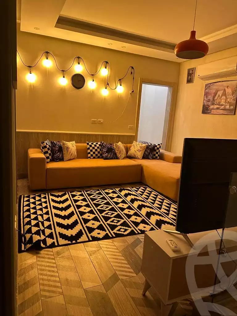 https://aqarmap.com.eg/ar/listing/6255518-for-rent-cairo-el-sheikh-zayed-city-compounds-kmbwnd-wyst-twn-swdyk