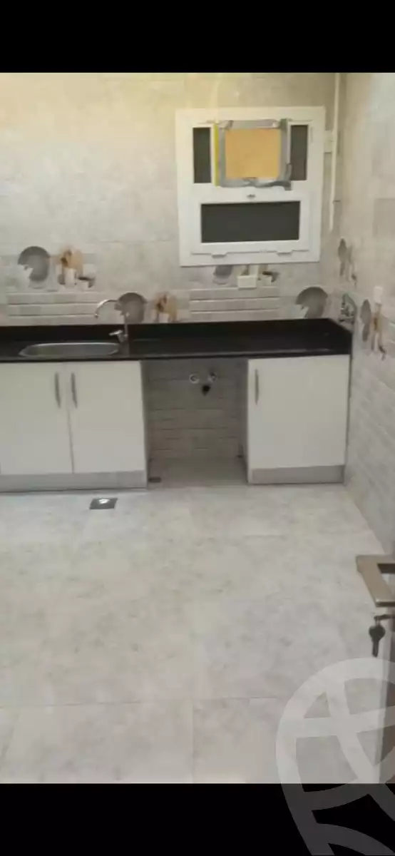 https://aqarmap.com.eg/ar/listing/6259840-for-rent-cairo-new-cairo-compounds-hyde-park-centre-ville-hyde-park