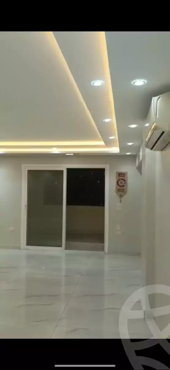 https://aqarmap.com.eg/ar/listing/6259840-for-rent-cairo-new-cairo-compounds-hyde-park-centre-ville-hyde-park