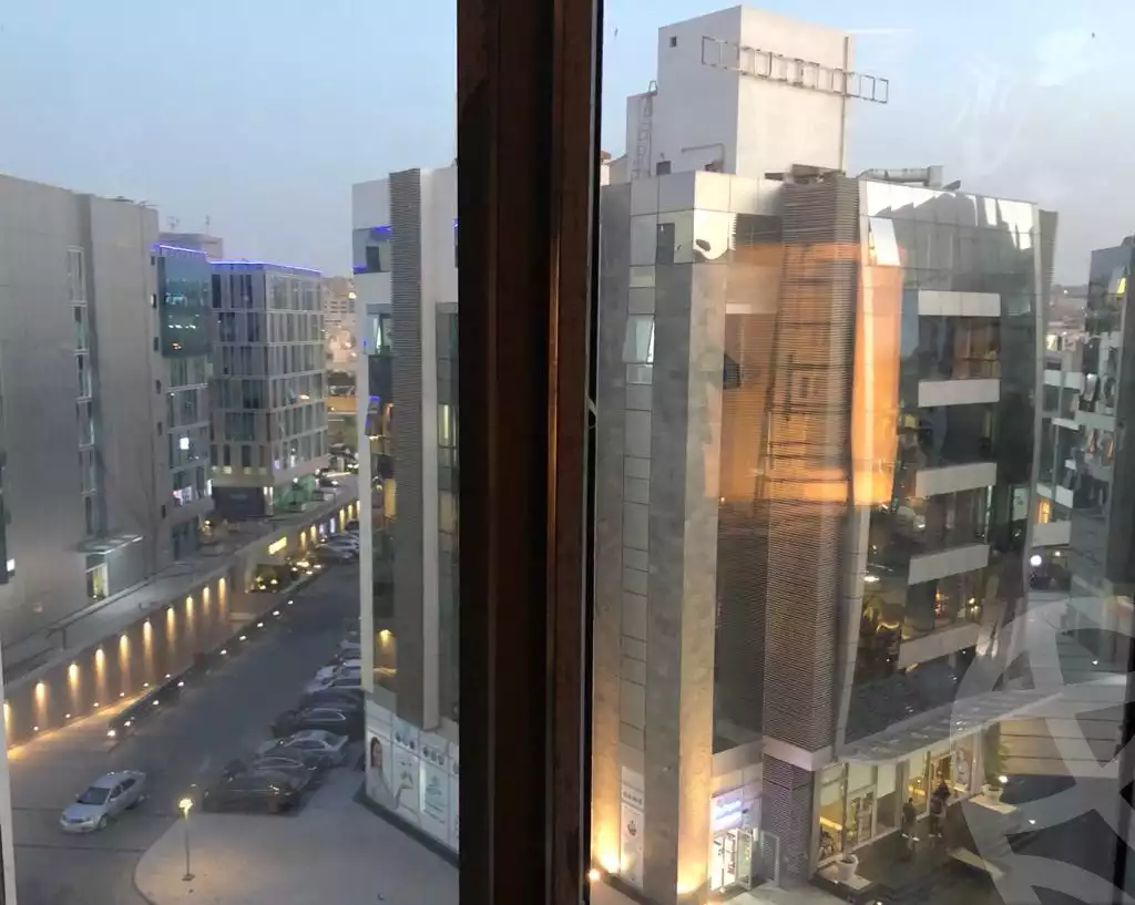 https://aqarmap.com.eg/en/listing/6259997-for-sale-cairo-el-sheikh-zayed-city-compounds-brk-stryt-mwl-sky