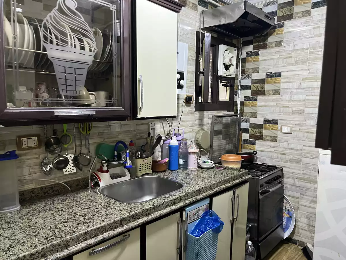 https://aqarmap.com.eg/ar/listing/6260065-for-sale-alexandria-l-jmy-lbytsh-el-zohour-st
