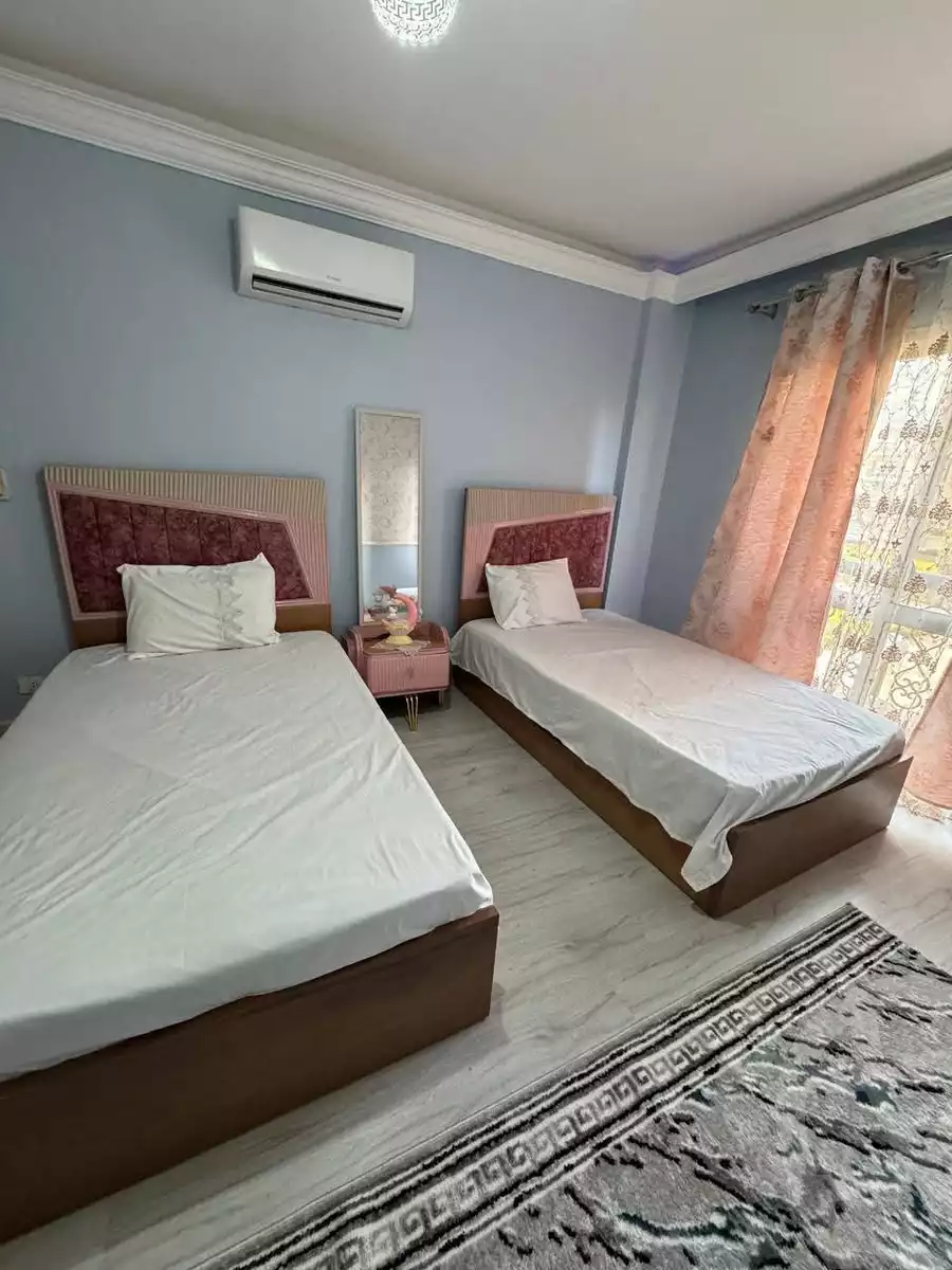 https://aqarmap.com.eg/ar/listing/6268225-for-rent-cairo-new-cairo-lrhb-city-phase-8