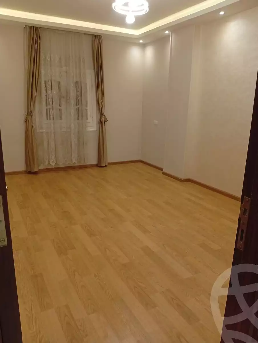 https://aqarmap.com.eg/ar/listing/6269598-for-rent-cairo-mokattam-lhdb-l-ly-shareaa-9