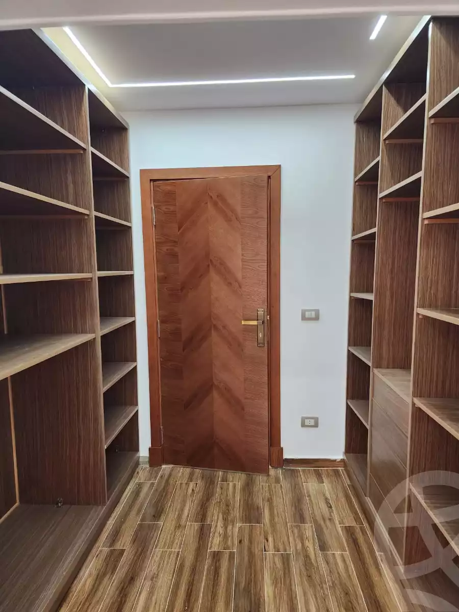 https://aqarmap.com.eg/ar/listing/6271545-for-sale-cairo-el-sheikh-zayed-city-compounds-el-khamayel
