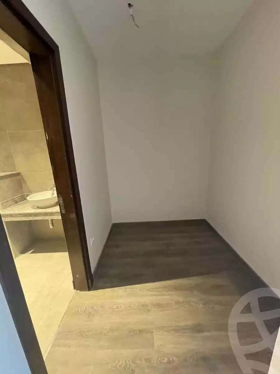 https://aqarmap.com.eg/ar/listing/6272333-for-rent-cairo-el-sheikh-zayed-city-compounds-zyd-wr-llttwyr-park-towers-zed-el-sheikh-zayed-compound