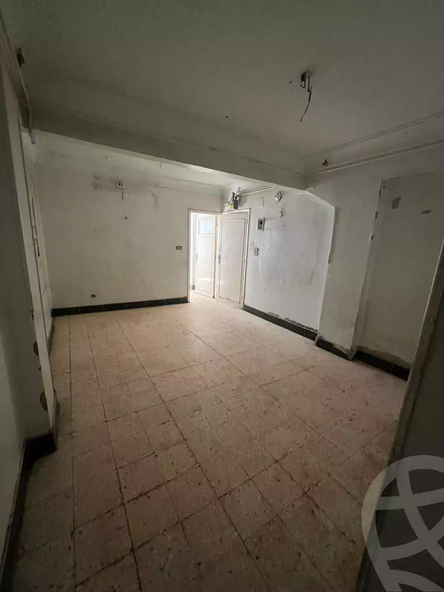 https://aqarmap.com.eg/en/listing/6277112-for-sale-asyut-asyut-city-mohammed-fareed-reyad-sabekn-st