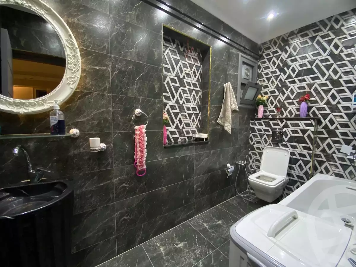 https://aqarmap.com.eg/ar/listing/6278197-for-sale-cairo-shoubra-ltr-lbwlqy-al-afdal-sq-st