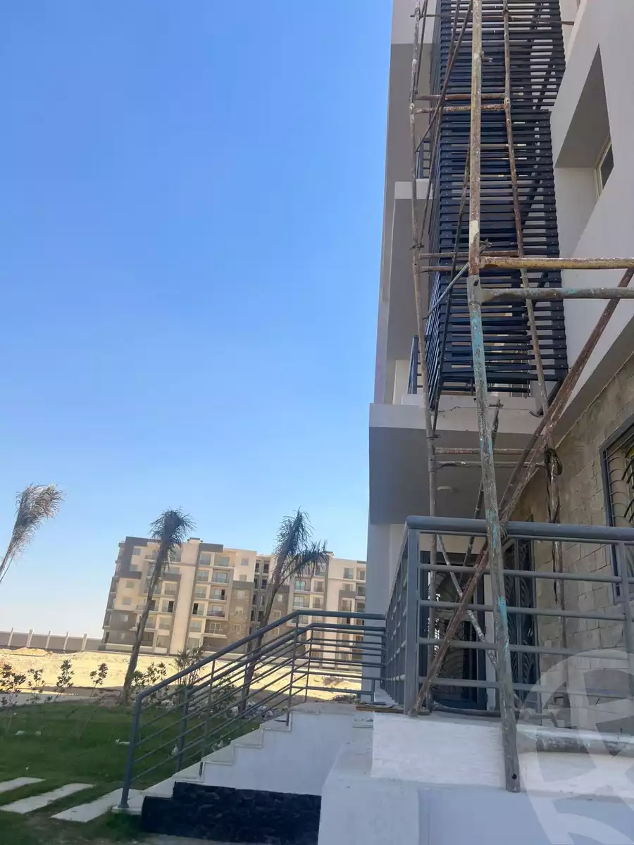 https://aqarmap.com.eg/ar/listing/6283759-for-sale-cairo-el-sheikh-zayed-city-lshykh-zyd-ljdyd-west-view-residence-hdp