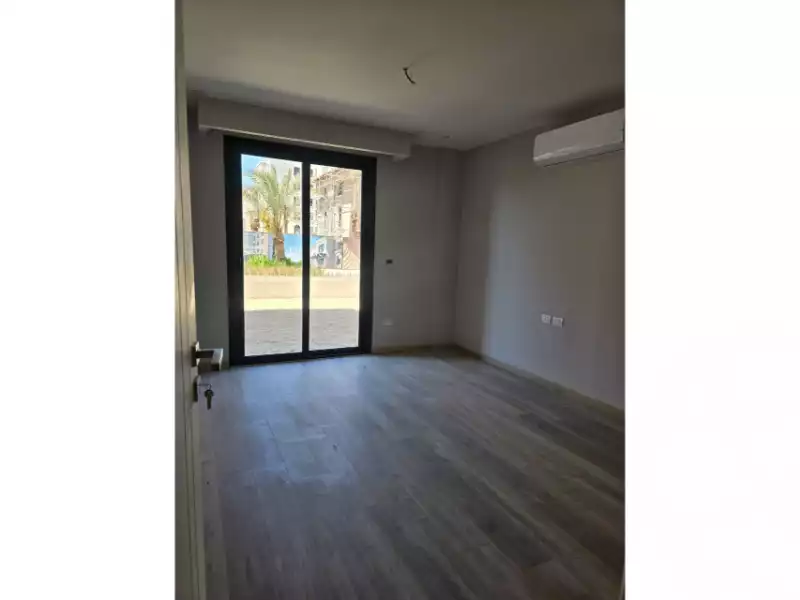 https://aqarmap.com.eg/ar/listing/6183841-for-rent-cairo-el-sheikh-zayed-city-compounds-kmbwnd-fyldj-wyst-dr-llttwyr