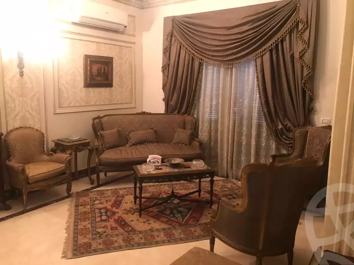 https://aqarmap.com.eg/en/listing/6295008-for-sale-cairo-el-sheikh-zayed-city-compounds-royal-meadows