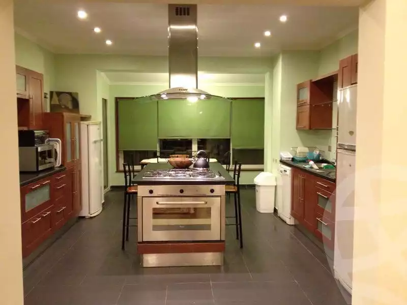https://aqarmap.com.eg/en/listing/6295148-for-sale-cairo-6th-of-october-compounds-royal-hills