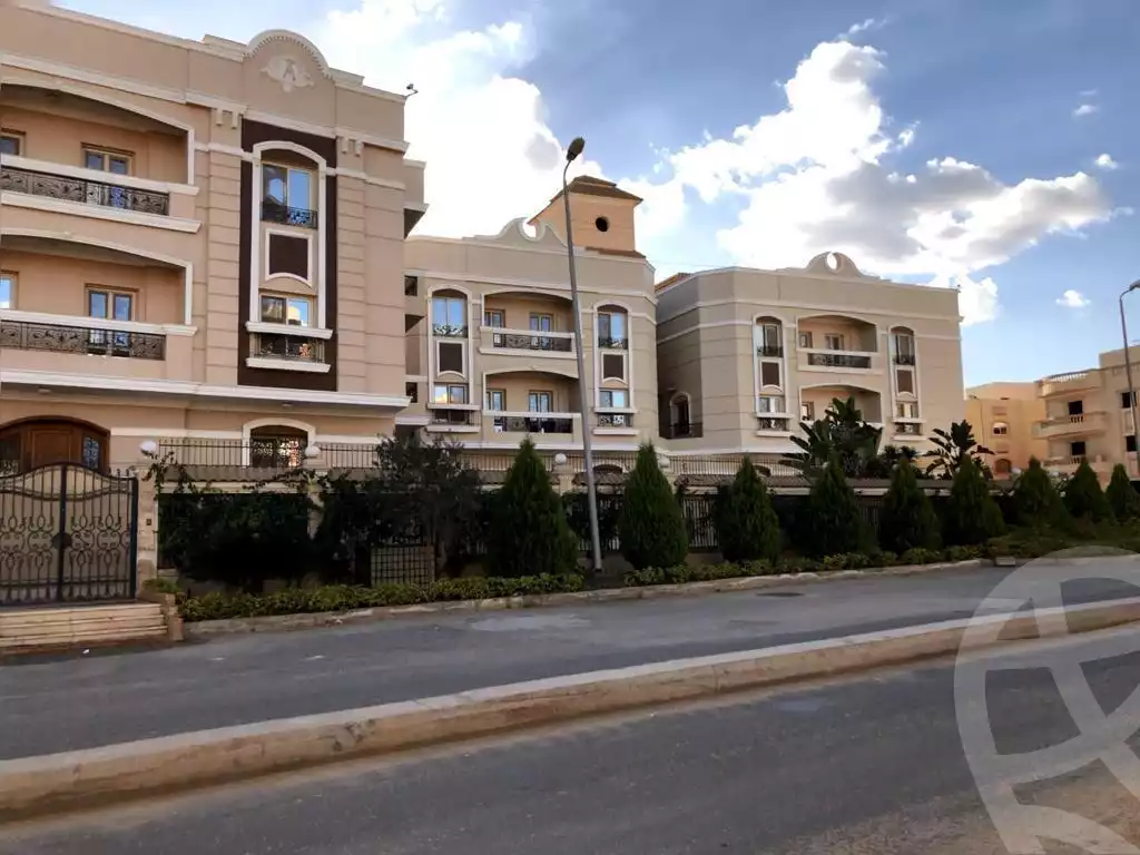 https://aqarmap.com.eg/ar/listing/6295347-for-sale-cairo-el-sheikh-zayed-city-el-hay-el-khames-lhy-lkhms