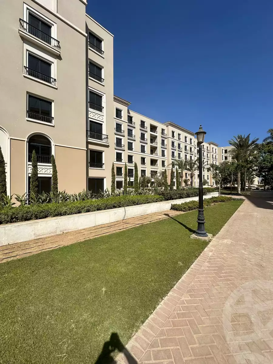 https://aqarmap.com.eg/en/listing/6295853-for-sale-cairo-el-sheikh-zayed-city-compounds-kmbwnd-fyldj-wyst-dr-llttwyr