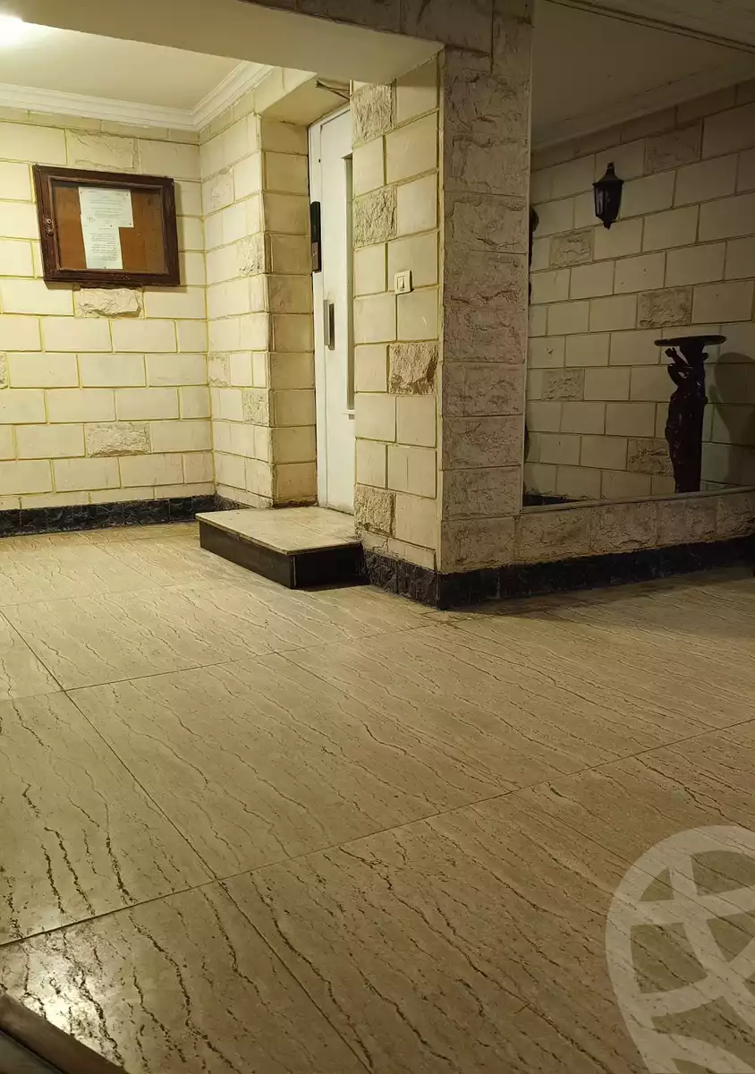 https://aqarmap.com.eg/ar/listing/6296407-for-sale-cairo-ljyz-shareaa-morad  charel degol