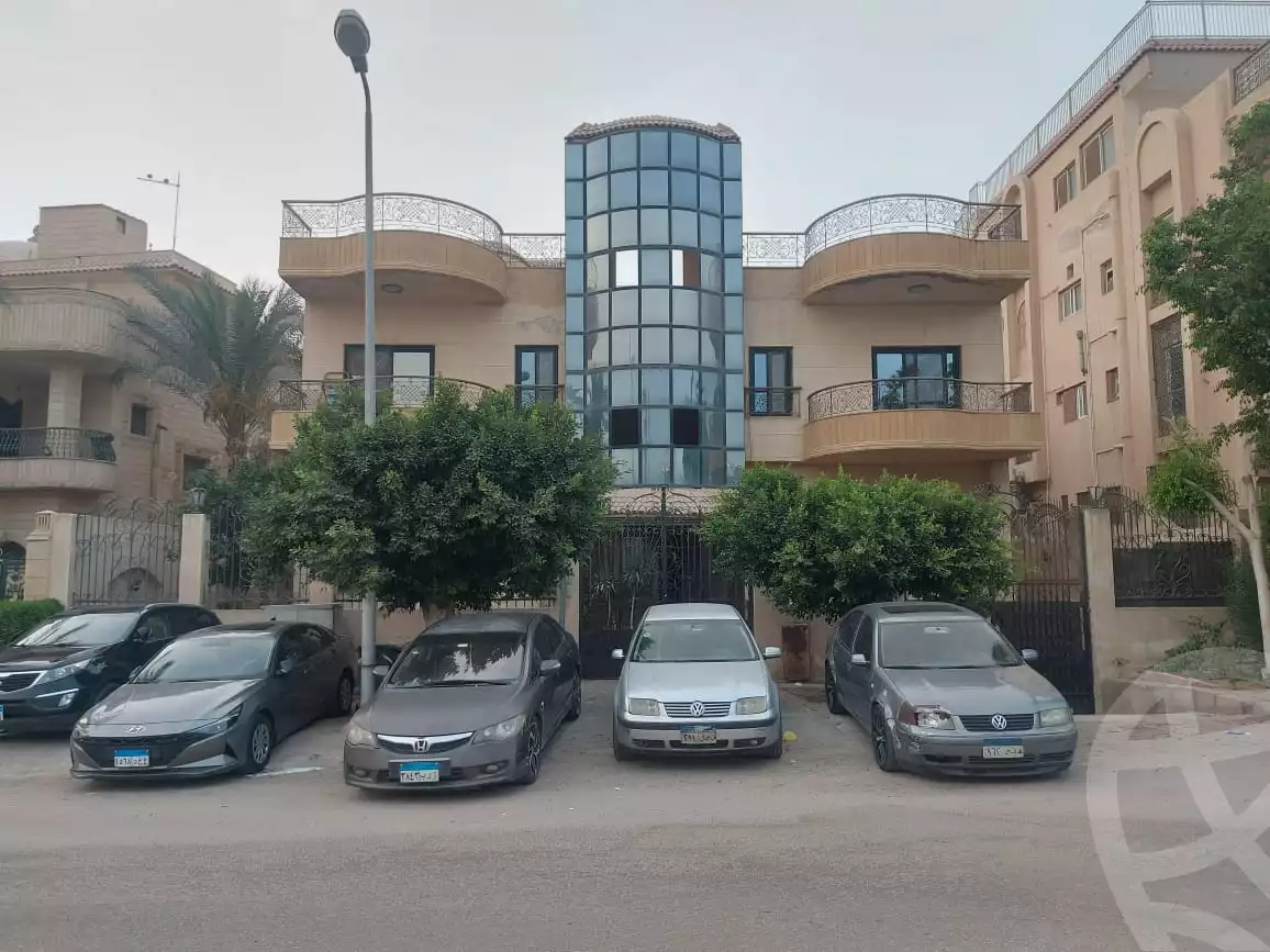 https://aqarmap.com.eg/ar/listing/6303378-for-sale-cairo-new-cairo-ganob-el-akadamiya-south-academy-a-zaid-ebn-haretha-st