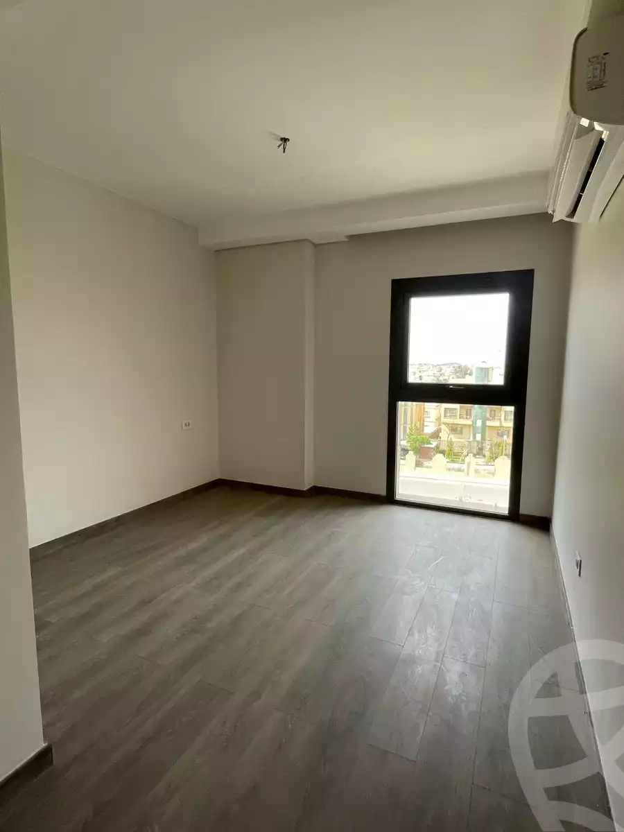 https://aqarmap.com.eg/en/listing/6303427-for-sale-cairo-el-sheikh-zayed-city-compounds-zyd-wr-llttwyr-z-tower