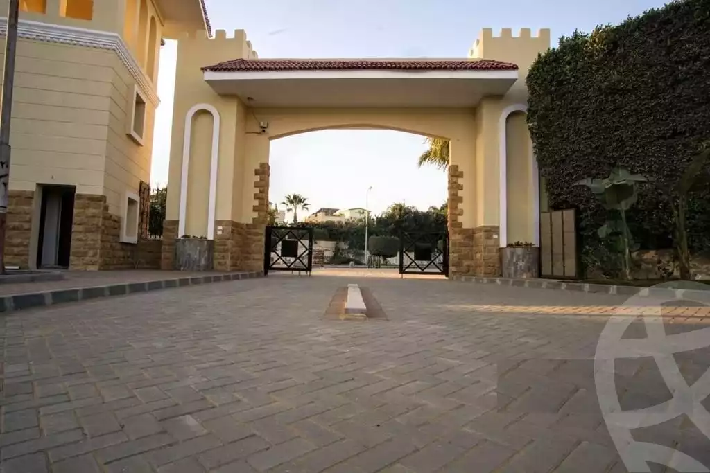 https://aqarmap.com.eg/en/listing/6303711-for-sale-cairo-el-sheikh-zayed-city-compounds-hadayek-el-mohandiseen
