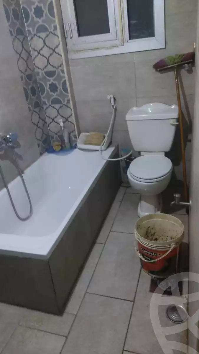 https://aqarmap.com.eg/en/listing/6307004-for-sale-alexandria-moharram-bey-erfan-st