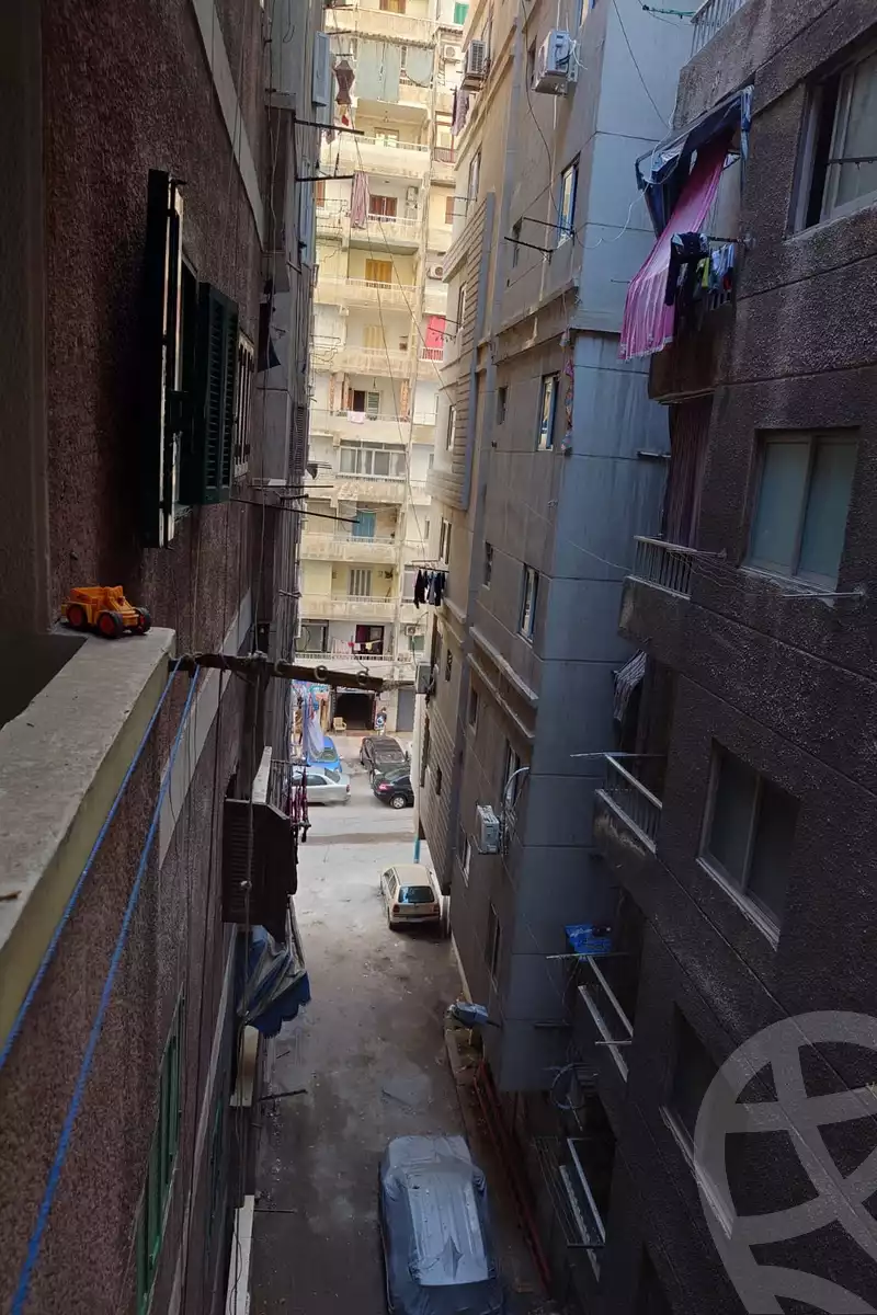 https://aqarmap.com.eg/ar/listing/6307139-for-sale-alexandria-sydy-bshr-sydy-bshr-bhry-shr-mhmwd-l-yswy