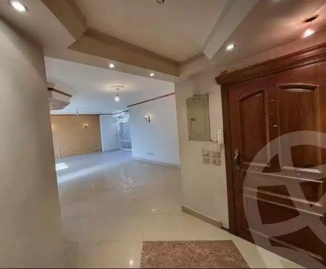 https://aqarmap.com.eg/en/listing/6311645-for-sale-cairo-shoubra-corniche-el-nile-st