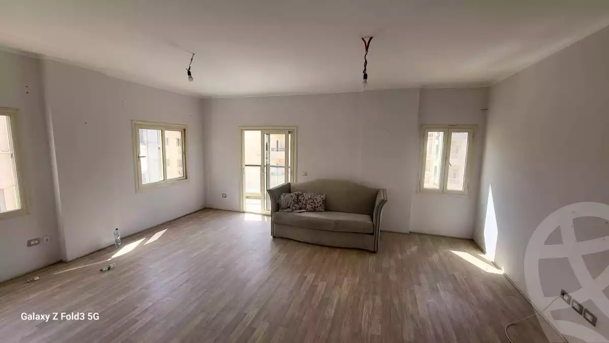 https://aqarmap.com.eg/en/listing/6312726-for-rent-cairo-new-cairo-compounds-el-mostashareen-compound